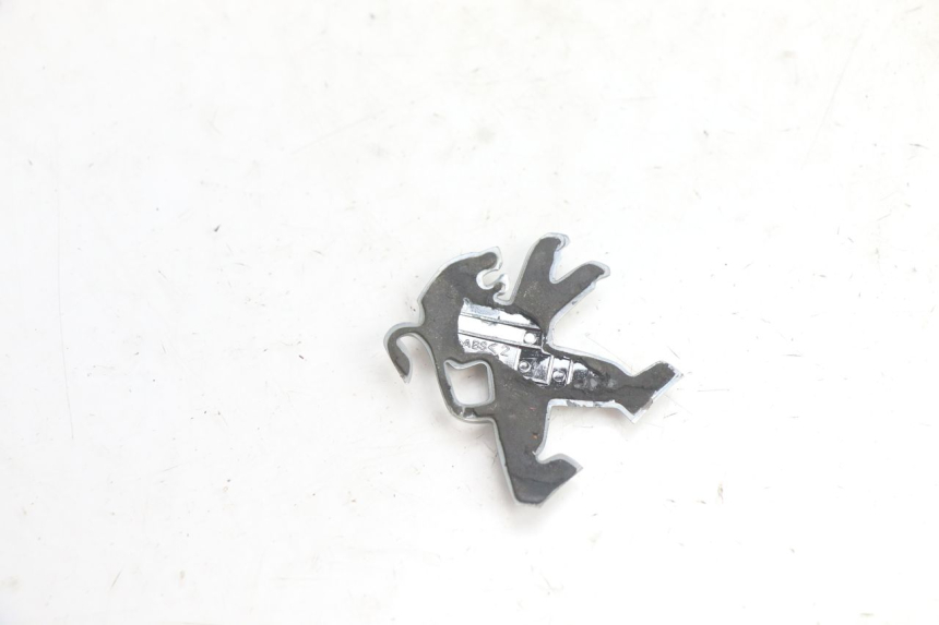 photo de LOGO MARKI PEUGEOT KISBEE 4T 50 (2018 - 2022) - Zoom stanu zużycia