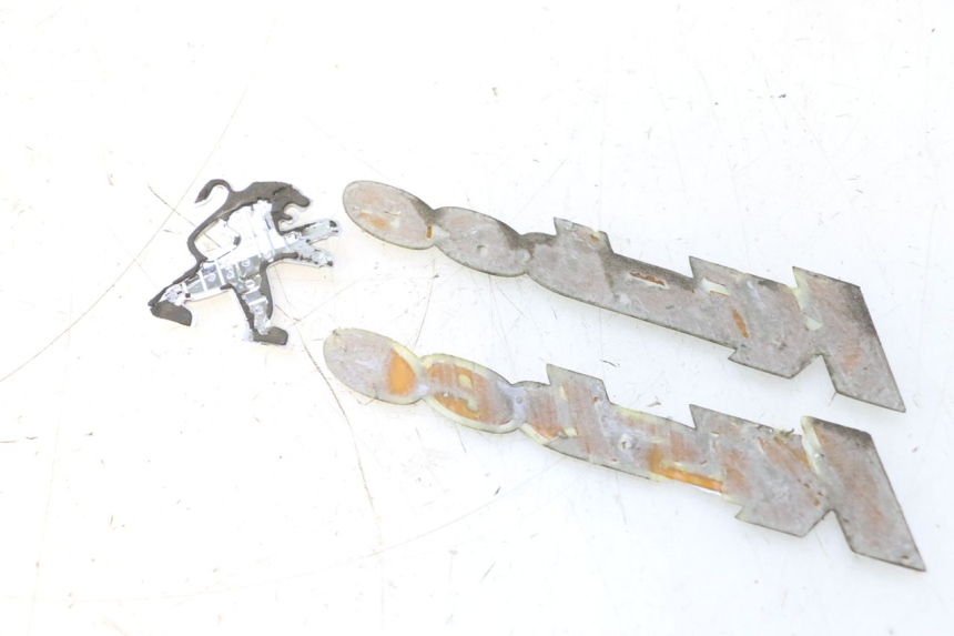 photo de LOGO MARKI PEUGEOT KISBEE 4T 50 (2018 - 2022) - Zbliżenie techniczne