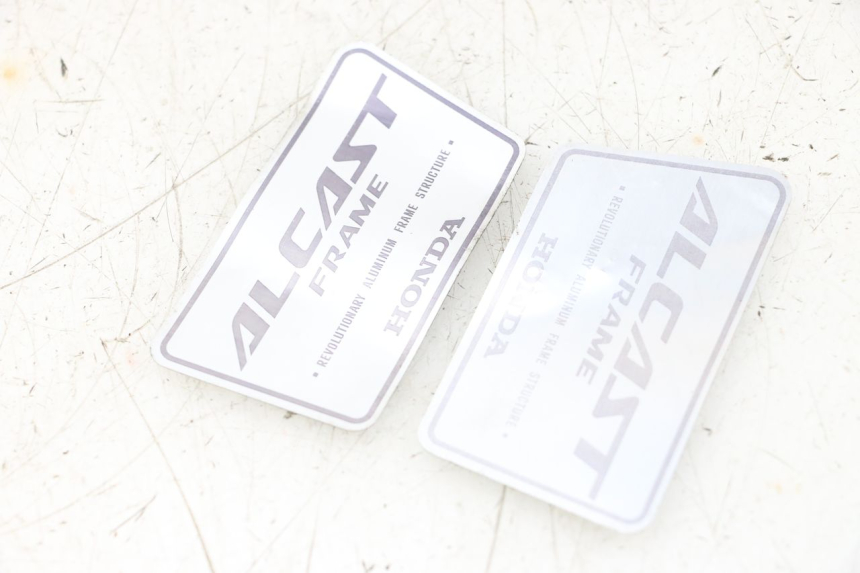 photo de LOGO MARKI HONDA NSR R 125 (1994 - 2003) - Zoom stanu zużycia