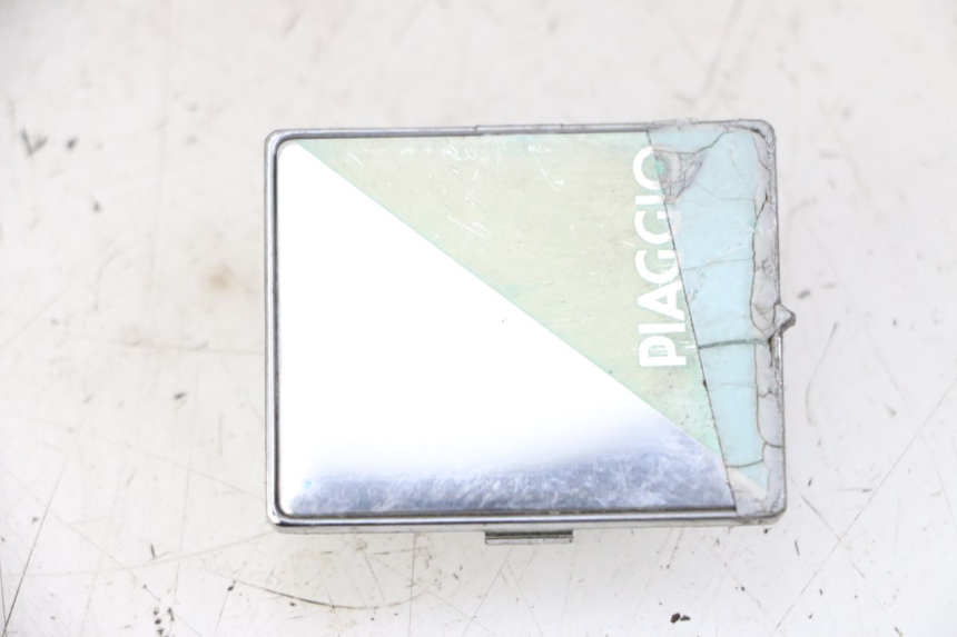 photo de LOGO MARKI PIAGGIO VESPA GRANTURISMO 200 (2004 - 2005) - Zoom stanu zużycia