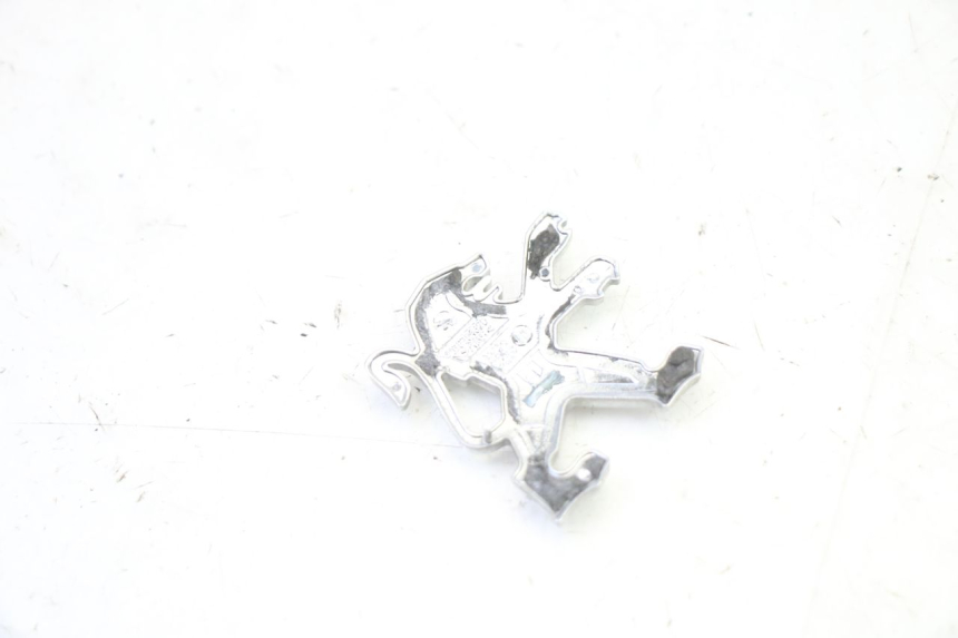 photo de LOGO MARKI PEUGEOT SATELIS 250 (2006 - 2012) - Zoom stanu zużycia