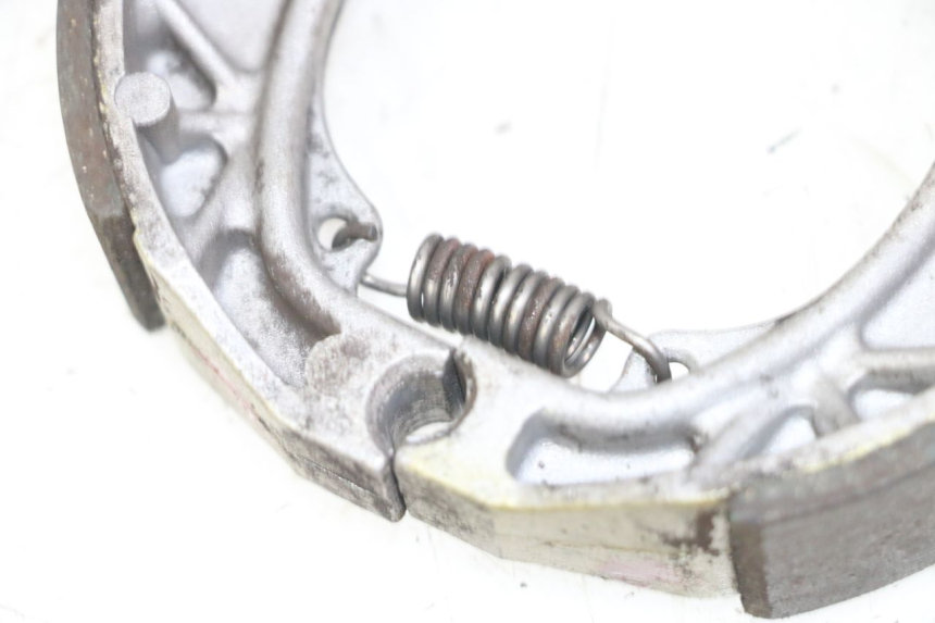 photo de SZCZĘKA HAMULCOWA PEUGEOT KISBEE 2T 50 (2018 - 2022) - Zoom stanu zużycia