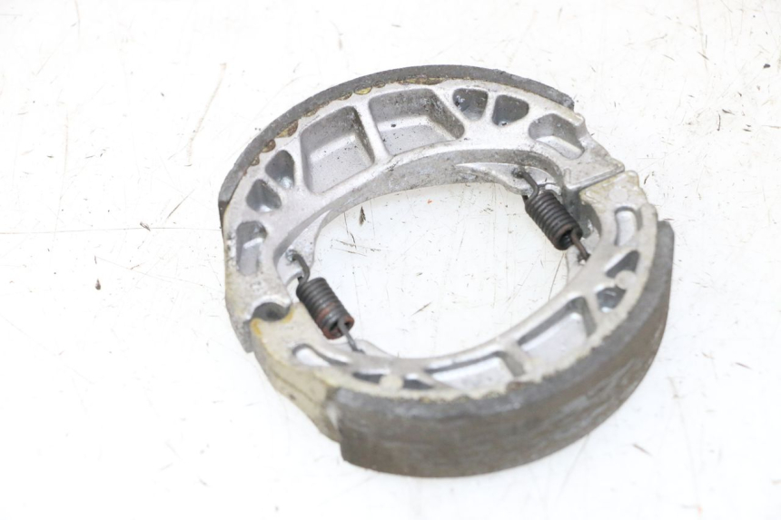 photo de SZCZĘKA HAMULCOWA PEUGEOT KISBEE 2T 50 (2010 - 2017) - Zoom stanu zużycia