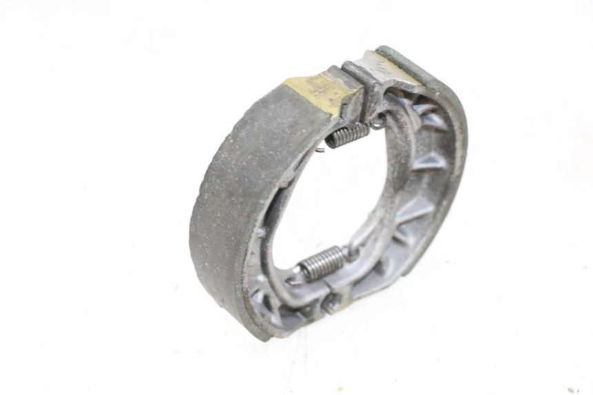 photo de SZCZĘKA HAMULCOWA PEUGEOT KISBEE 2T 50 (2010 - 2017) - Zoom stanu zużycia