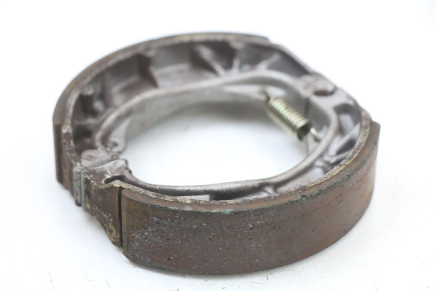 photo de SZCZĘKA HAMULCOWA PEUGEOT KISBEE 4T 50 (2018 - 2022) - Zoom stanu zużycia