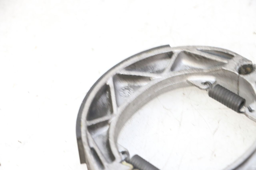 photo de Szczęka hamulcowa PIAGGIO NEW TYPHOON 50 (2010 - 2017) - Inny kąt widzenia