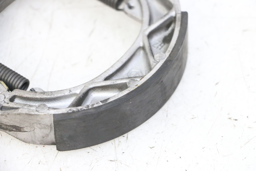 photo de Szczęka hamulcowa PIAGGIO NEW TYPHOON 50 (2010 - 2017) - Zbliżenie techniczne