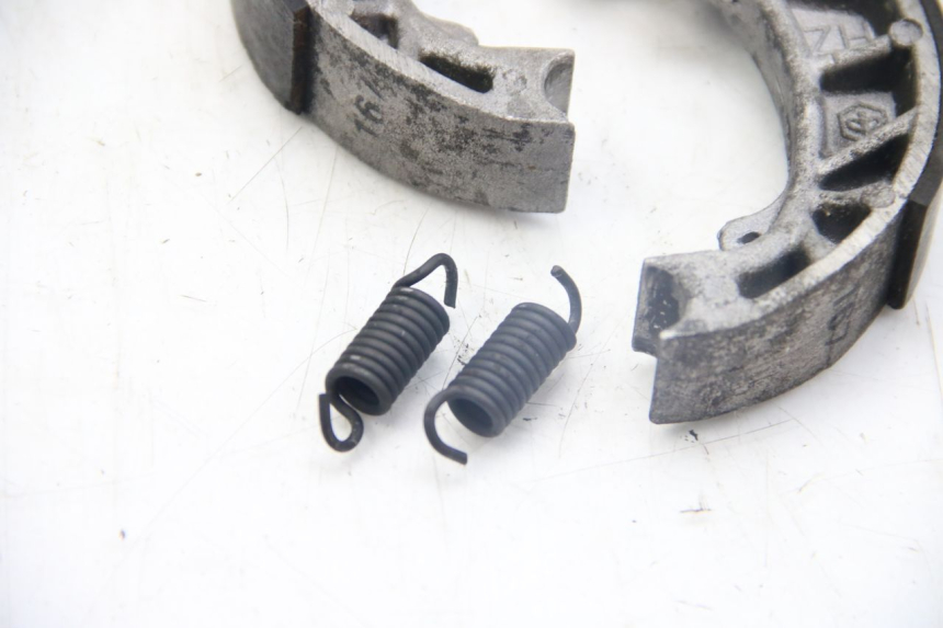 photo de SZCZĘKA HAMULCOWA PIAGGIO ZIP 4T 50 (2018 - 2020) - Inny kąt widzenia