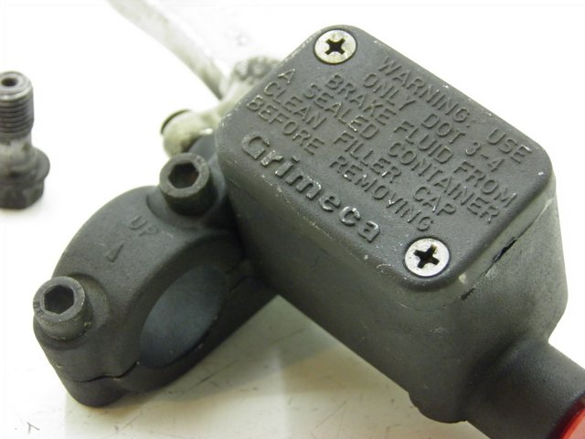 photo de POMPA HAMULCA TYLNEGO APRILIA LEONARDO ST 250 (2002 - 2005) - Zoom stanu zużycia