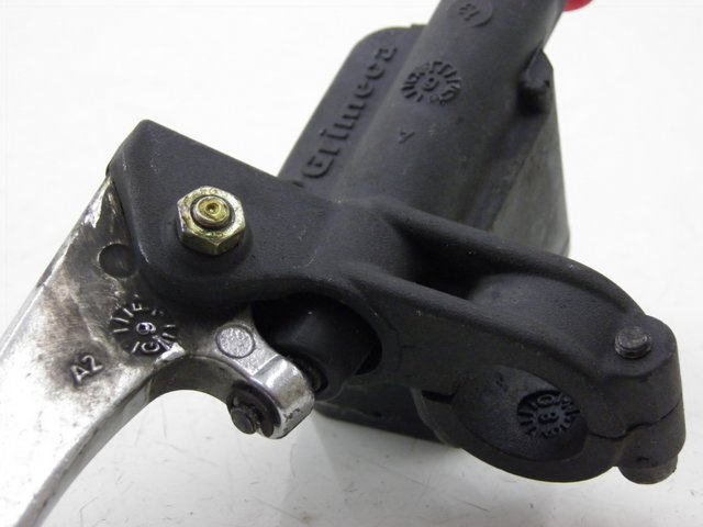 photo de POMPA HAMULCOWA PRZEDNIA APRILIA LEONARDO ST 250 (2002 - 2005) - Stan powierzchni