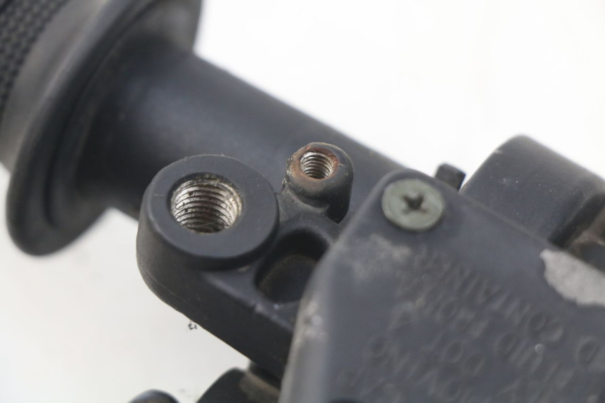 photo de POMPA HAMULCOWA PRZEDNIA APRILIA ATLANTIC 125 (2003 - 2009) - Inny kąt widzenia