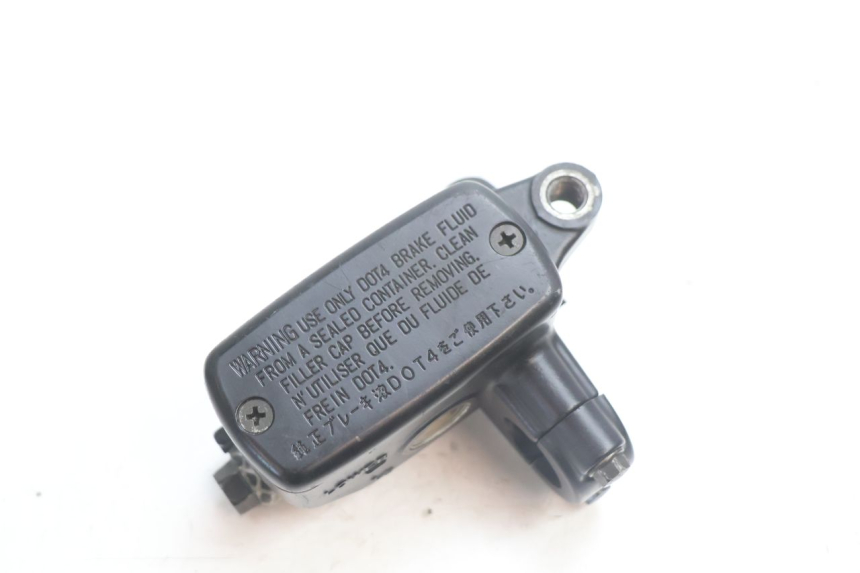 photo de PRZEDNI CYLINDER GŁÓWNY HONDA CB F HORNET 600 (2005 - 2006) - Szczegół części