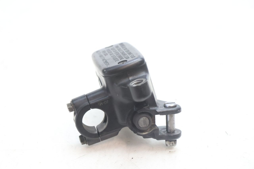 photo de PRZEDNI CYLINDER GŁÓWNY HONDA CB F HORNET 600 (2005 - 2006) - Inny kąt widzenia
