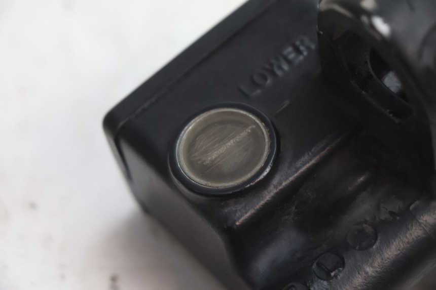 photo de PRZEDNI CYLINDER GŁÓWNY HONDA CB TWO FIFTY 250 (1991 - 2002) - Inny kąt widzenia