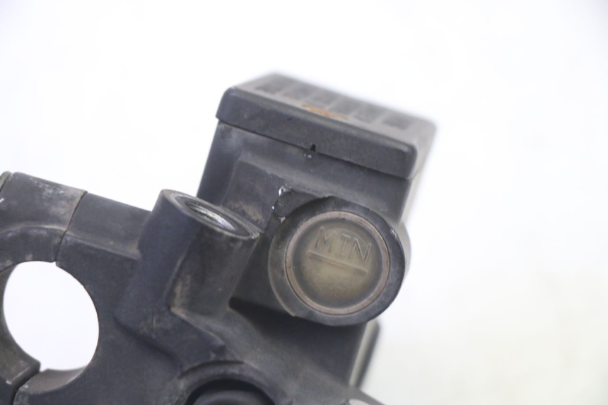 photo de POMPA HAMULCOWA PRZEDNIA PEUGEOT CITYSTAR 50 (2013 - 2017) - Inny kąt widzenia