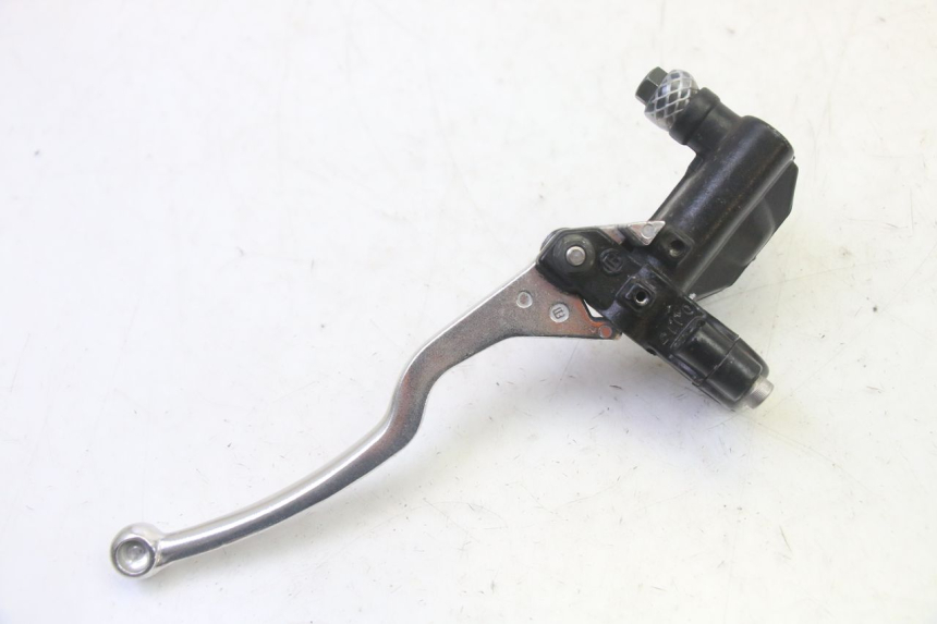 photo de POMPA HAMULCOWA PRZEDNIA SYM CROX 4T 50 (2016 - 2023) - Zbliżenie techniczne