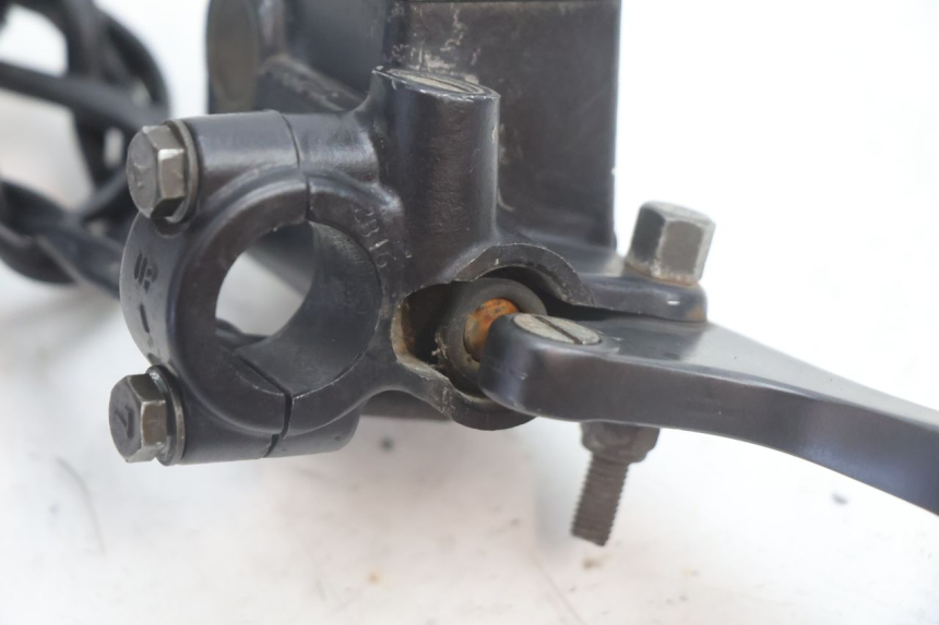 photo de PRZEDNI CYLINDER GŁÓWNY SUZUKI DR S 600 (1985 - 1989) - Oznaczenia i referencje