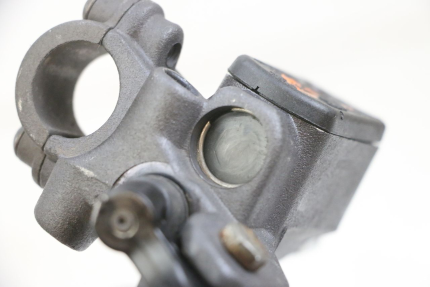 photo de POMPA HAMULCOWA PRZEDNIA PEUGEOT ELYSEO 125 (1999 - 2004) - Zoom stanu zużycia