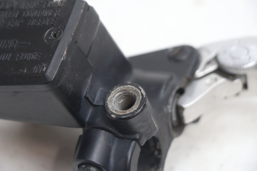 photo de PRZEDNI CYLINDER GŁÓWNY KAWASAKI ER-6 ER6 N 650 (2005 - 2009) - Zoom stanu zużycia