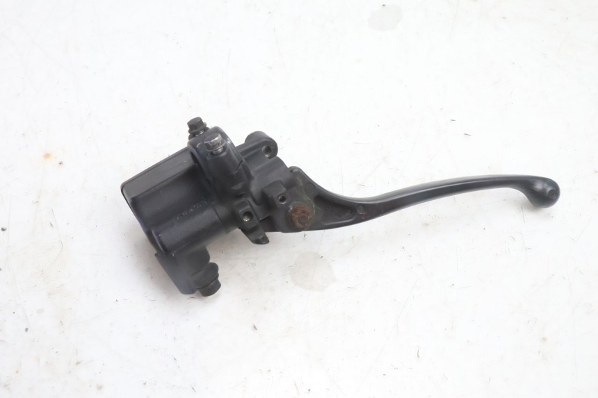 photo de POMPA HAMULCOWA PRZEDNIA HONDA FES PANTHEON 2T 125 (1998 - 2002) - Inny kąt widzenia