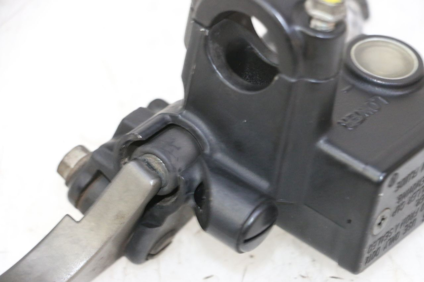 photo de POMPA HAMULCOWA PRZEDNIA HONDA FES S-WING SWING ABS 125 (2007 - 2015) - Inny kąt widzenia