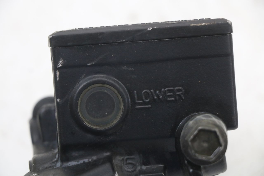 photo de POMPA HAMULCOWA PRZEDNIA YAMAHA FJR ABS 1300 (2006 - 2012) - Zbliżenie techniczne