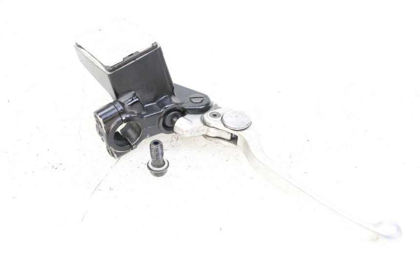 photo de POMPA HAMULCOWA PRZEDNIA YAMAHA FJR ABS 1300 (2006 - 2012) - Zbliżenie techniczne