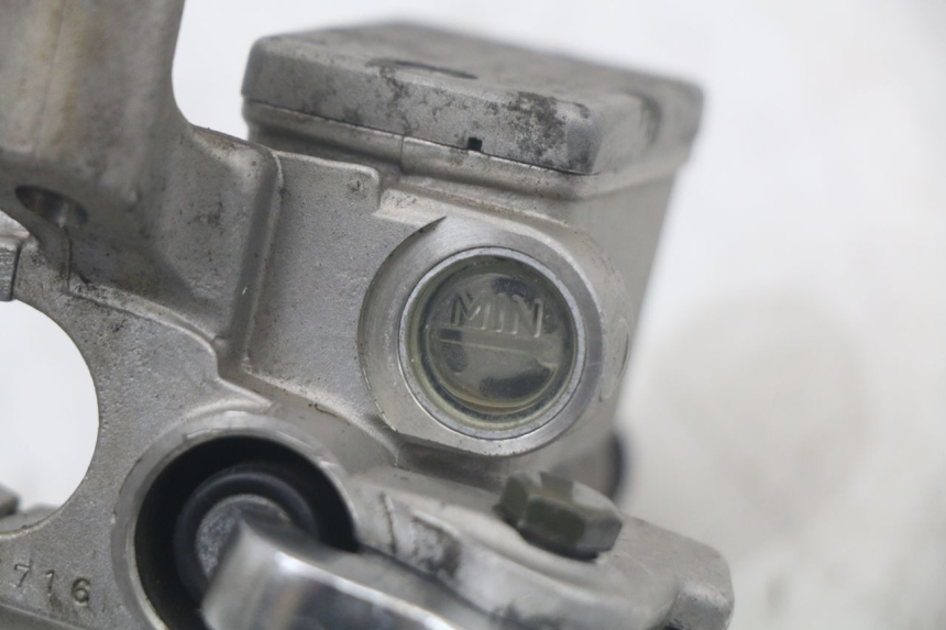 photo de POMPA HAMULCOWA PRZEDNIA MBK FLAME X 125 (2004 - 2007) - Punkty mocowania