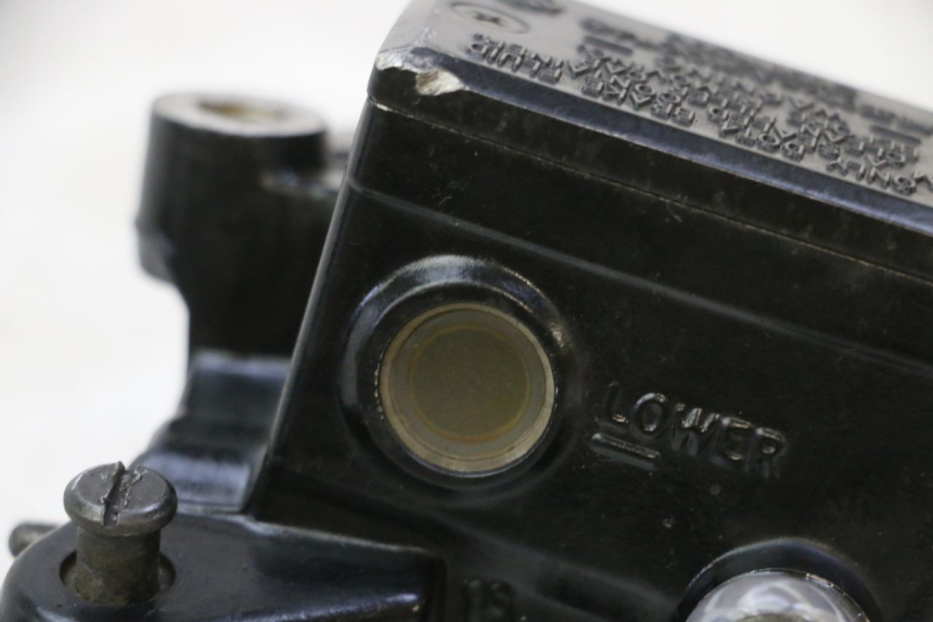 photo de POMPA HAMULCOWA PRZEDNIA YAMAHA FZ6 N FAZER 600 (2004 - 2006) - Zoom stanu zużycia