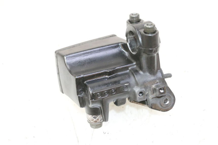 photo de POMPA HAMULCOWA PRZEDNIA YAMAHA FZ6 N FAZER 600 (2004 - 2006) - Inny kąt widzenia