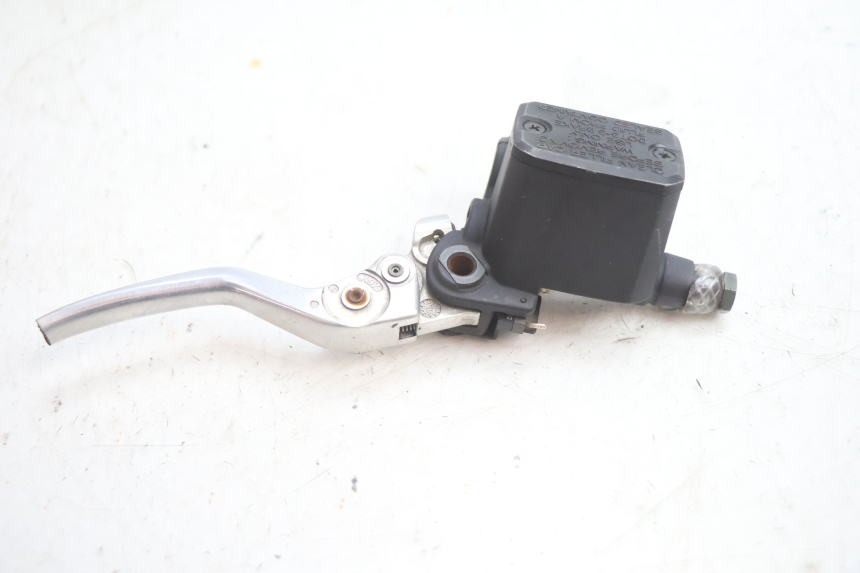 photo de POMPA HAMULCOWA PRZEDNIA GILERA GP 800 (2007 - 2013) - Zbliżenie techniczne