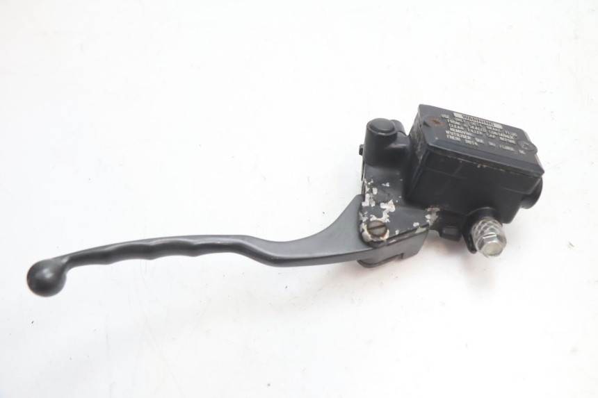 photo de PRZEDNI CYLINDER GŁÓWNY KAWASAKI GPX F ZX750F 750 (1986 - 1990) - Inny kąt widzenia
