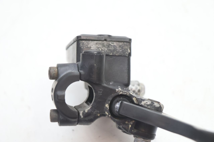 photo de PRZEDNI CYLINDER GŁÓWNY KAWASAKI GPX F ZX750F 750 (1986 - 1990) - Widok ogólny