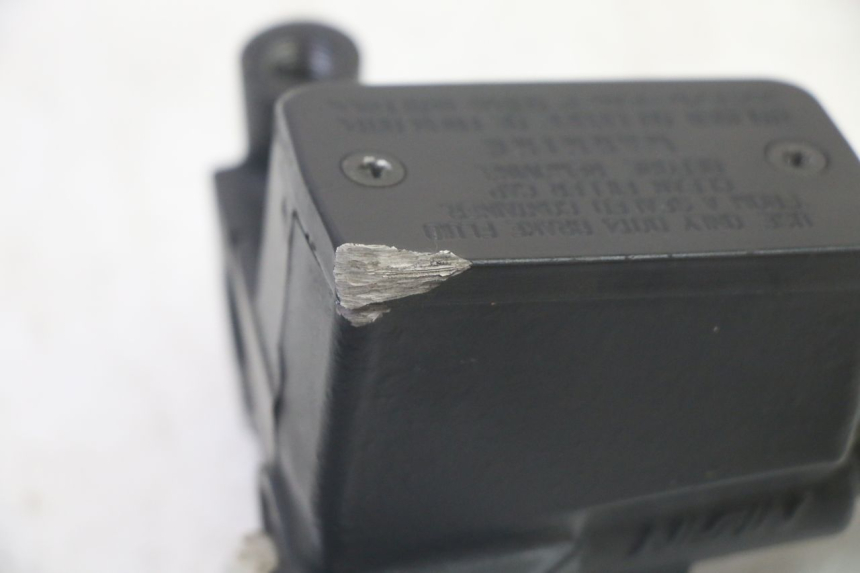 photo de POMPA HAMULCOWA PRZEDNIA SUZUKI GSF N BANDIT 600 (1996 - 1999) - Stan powierzchni