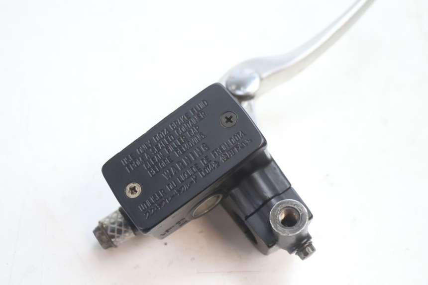 photo de PRZEDNI CYLINDER GŁÓWNY SUZUKI GSF N BANDIT 1200 (2001 - 2005) - Szczegół części