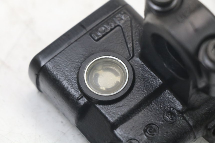 photo de POMPA HAMULCOWA PRZEDNIA HONDA PCX (JF28) 125 (2009 - 2011) - Punkty mocowania