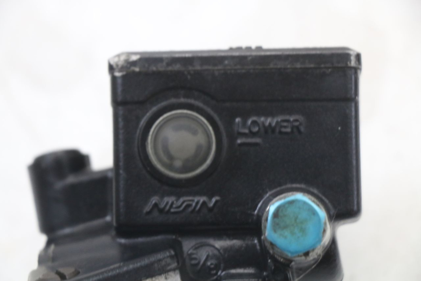 photo de POMPA HAMULCOWA PRZEDNIA KAWASAKI ZR7 ZR-7 S 750 (1999 - 2004) - Zbliżenie techniczne