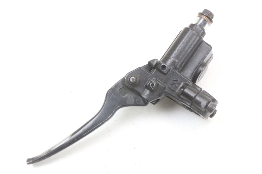 photo de POMPA HAMULCOWA PRZEDNIA PEUGEOT KISBEE 2T 50 (2018 - 2022) - Zbliżenie techniczne