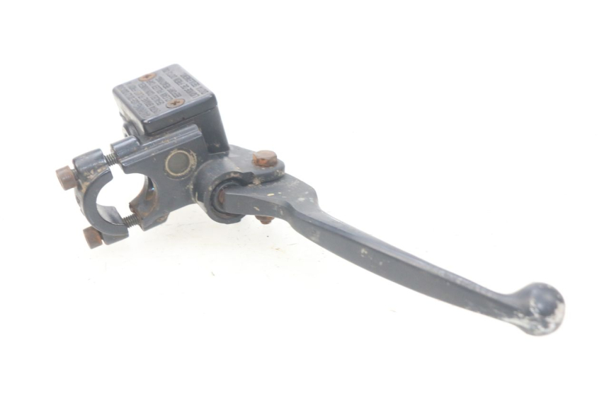 photo de POMPA HAMULCOWA PRZEDNIA PEUGEOT KISBEE 4T 50 (2010 - 2017) - Zbliżenie techniczne