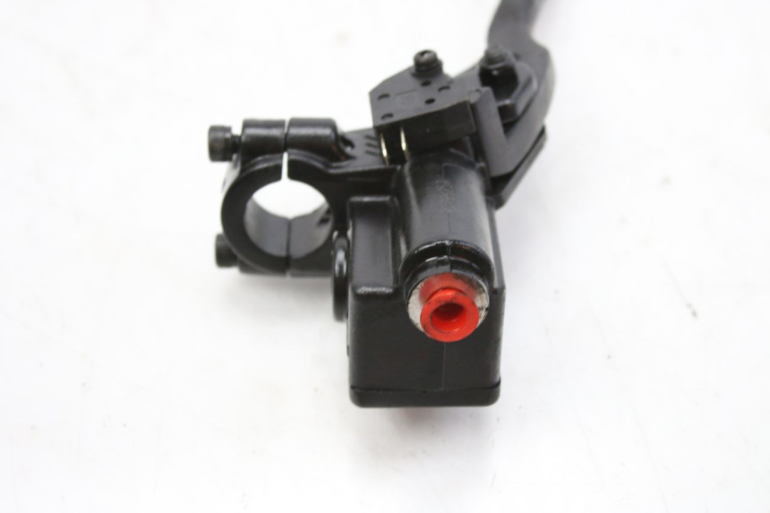 photo de POMPA HAMULCOWA PRZEDNIA PEUGEOT KISBEE 4T 50 (2018 - 2022) - Szczegół części