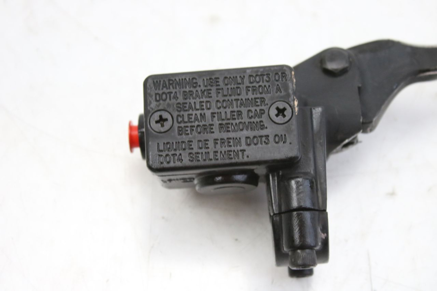 photo de POMPA HAMULCOWA PRZEDNIA PEUGEOT KISBEE 4T 50 (2018 - 2022) - Inny kąt widzenia