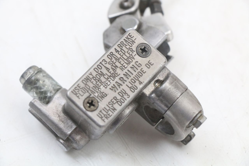 photo de POMPA HAMULCOWA PRZEDNIA KAWASAKI KX 85 (2014 - 2021) - Zbliżenie techniczne