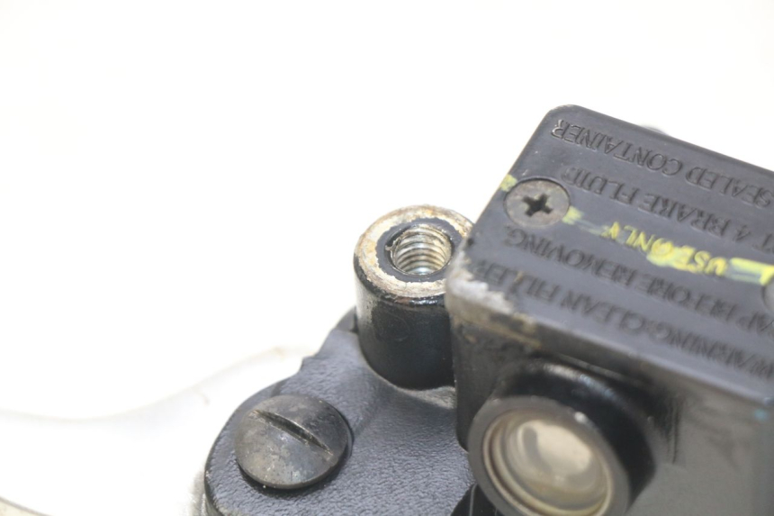 photo de POMPA HAMULCOWA PRZEDNIA PIAGGIO LIBERTY IGET 4T 50 (2015 - 2020) - Zbliżenie techniczne