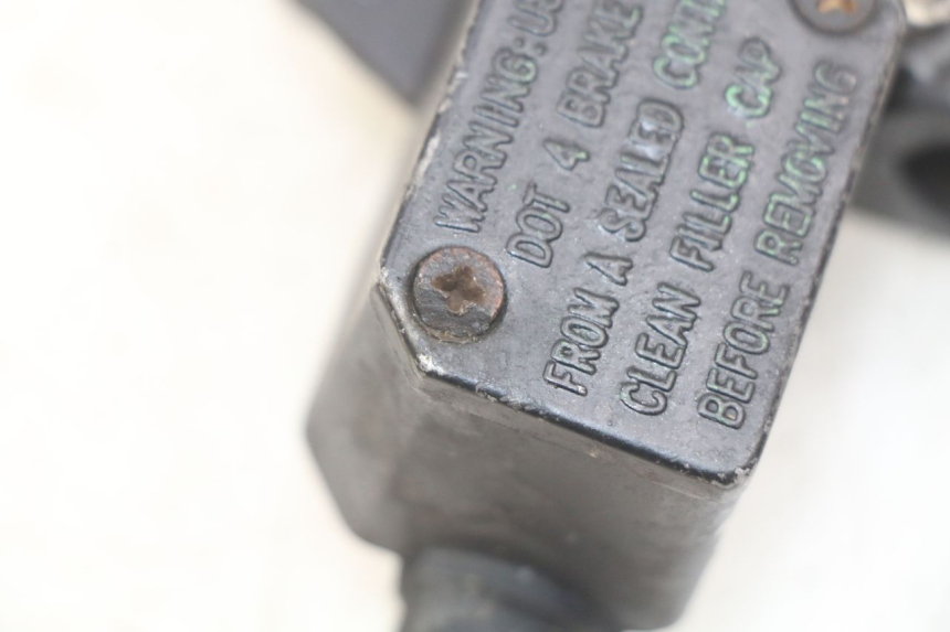 photo de POMPA HAMULCOWA PRZEDNIA PEUGEOT LUDIX 50 (2008 - 2017) - Zoom stanu zużycia