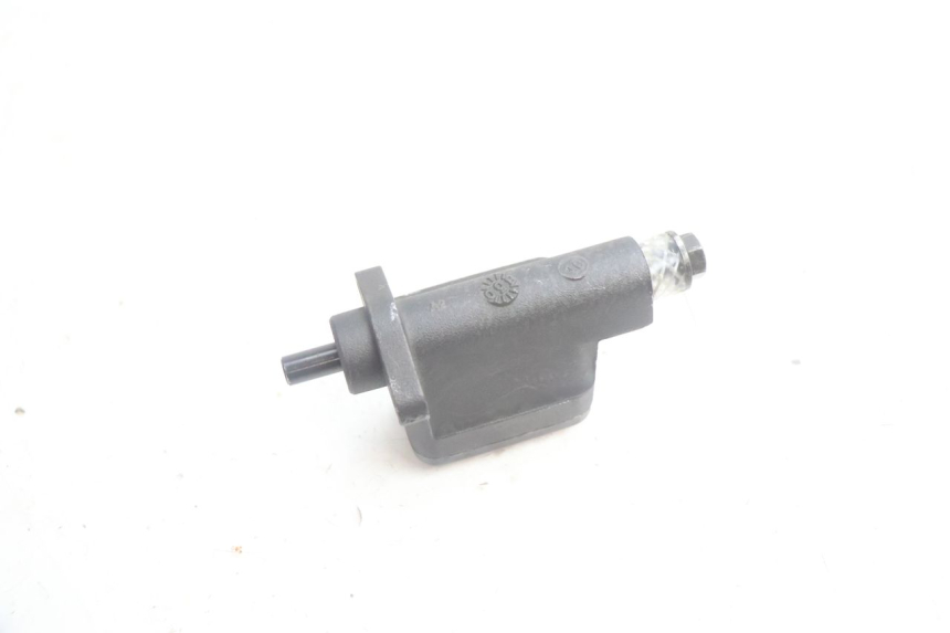 photo de PRZEDNI CYLINDER GŁÓWNY MBK MACH G AC 50 (2002 - 2014) - Zbliżenie techniczne