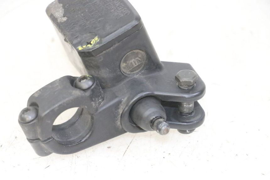 photo de POMPA HAMULCOWA PRZEDNIA PIAGGIO MP3 LT 300 (2010 - 2016) - Inny kąt widzenia