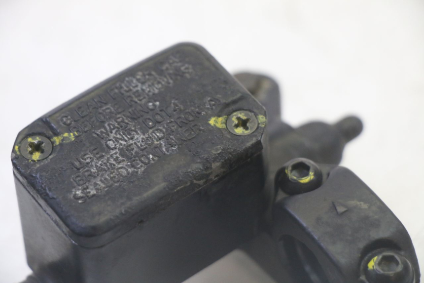 photo de POMPA HAMULCOWA PRZEDNIA PIAGGIO MP3 LT 300 (2010 - 2016) - Zoom stanu zużycia