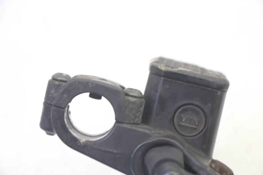 photo de POMPA HAMULCOWA PRZEDNIA PIAGGIO MP3 125 (2006 - 2014) - Zbliżenie techniczne