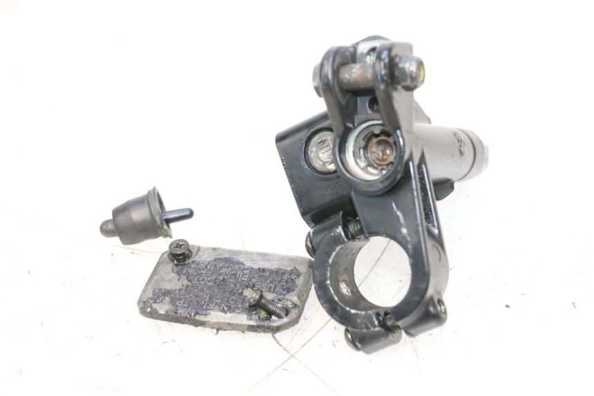 photo de POMPA HAMULCOWA PRZEDNIA PIAGGIO MP3 RL 250 (2006 - 2010) - Zbliżenie techniczne