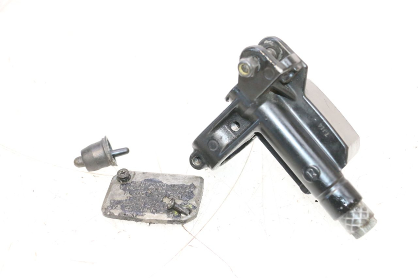 photo de POMPA HAMULCOWA PRZEDNIA PIAGGIO MP3 RL 250 (2006 - 2010) - Punkty mocowania